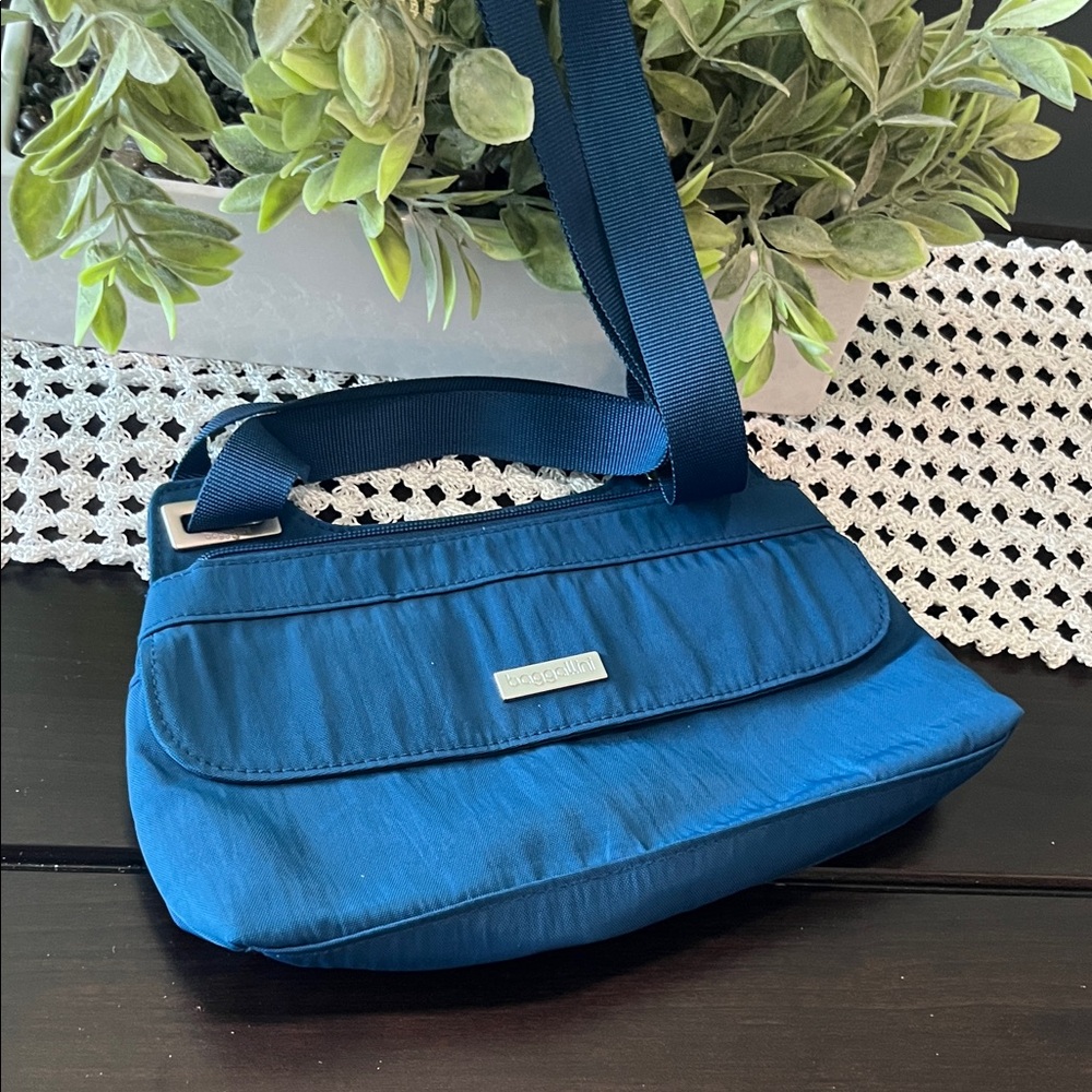 Baggallini Blue Crossbody